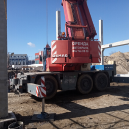 Работа автокрана Demag AC 40